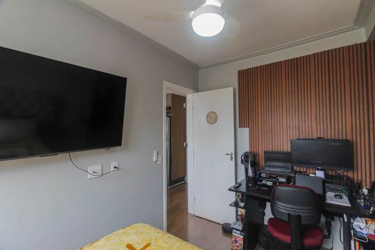 Quarto 2 de apartamento à venda com 2 quartos, 38m² em Vila Tolstoi, São Paulo