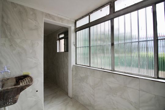 Área de Serviço de apartamento para alugar com 2 quartos, 56m² em Conjunto Residencial José Bonifácio, São Paulo