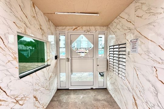 Hall de entrada de apartamento para alugar com 2 quartos, 56m² em Conjunto Residencial José Bonifácio, São Paulo