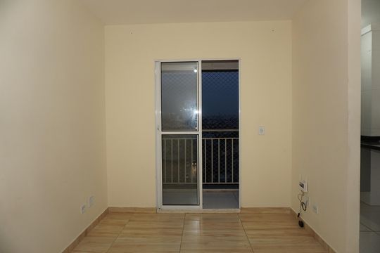 Sala de apartamento para alugar com 2 quartos, 50m² em Jardim Elizabete, Embu das Artes