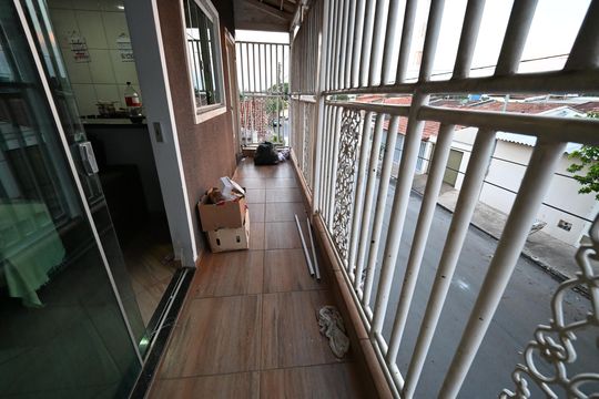 Casa à venda com 3 quartos, 330m² em Residencial Monte Carlo, Goiânia