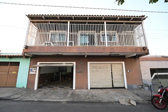 Casa à venda com 3 quartos, 330m² em Residencial Monte Carlo, Goiânia