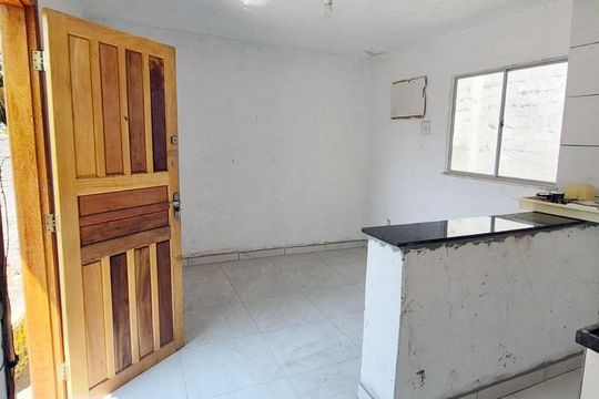 Sala/Quarto de kitnet/studio para alugar com 1 quarto, 30m² em Vigário Geral, Rio de Janeiro