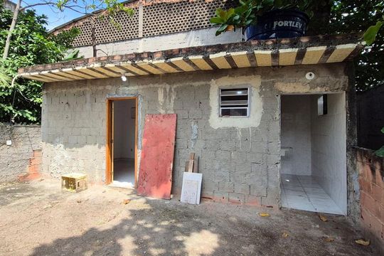 Fachada de kitnet/studio para alugar com 1 quarto, 30m² em Vigário Geral, Rio de Janeiro