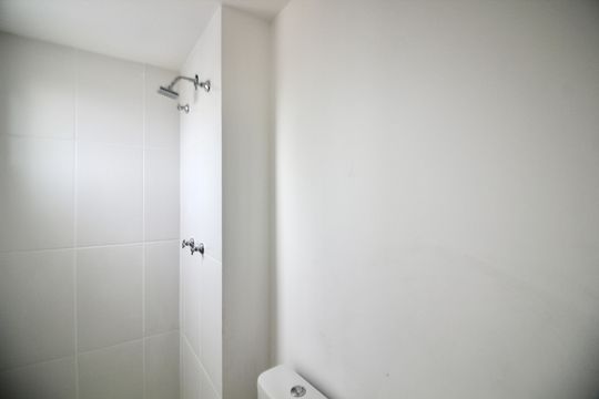 Banheiro da Suíte 1 de apartamento à venda com 2 quartos, 42m² em Itaquera, São Paulo