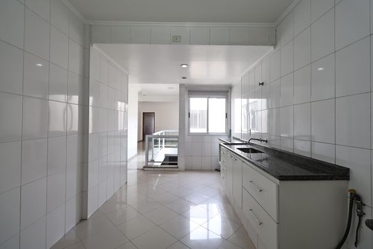 Cozinha de casa para alugar com 4 quartos, 250m² em Santa Maria, Santo André