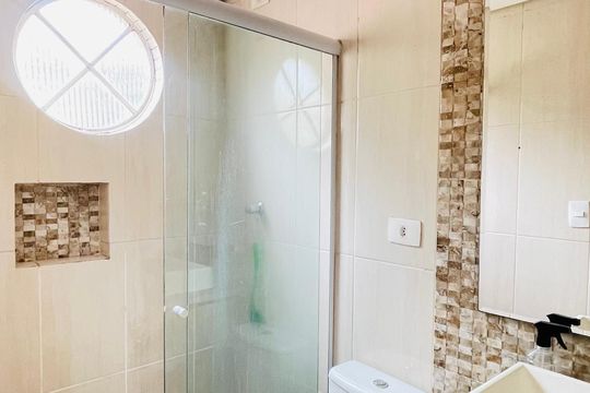 Banheiro do quarto 1 de apartamento para alugar com 3 quartos, 70m² em Granja Viana, Cotia