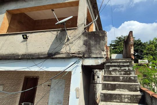 Fachada de casa para alugar com 2 quartos, 70m² em Vigário Geral, Rio de Janeiro