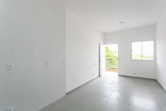 Sala / Cozinha de apartamento para alugar com 2 quartos, 40m² em Vila Carmosina, São Paulo