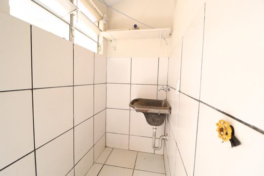 Área de Serviço de casa para alugar com 2 quartos, 60m² em Osvaldo Rezende, Uberlândia