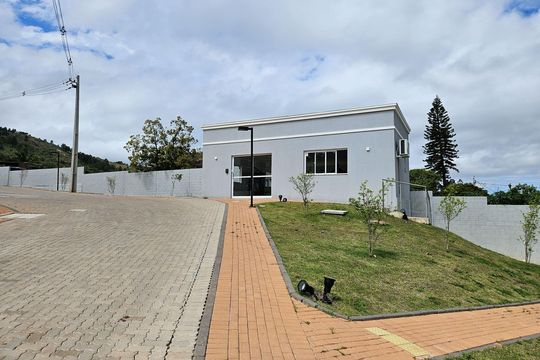 Área comum de casa de condomínio à venda com 2 quartos, 65m² em Vila Nova, Porto Alegre