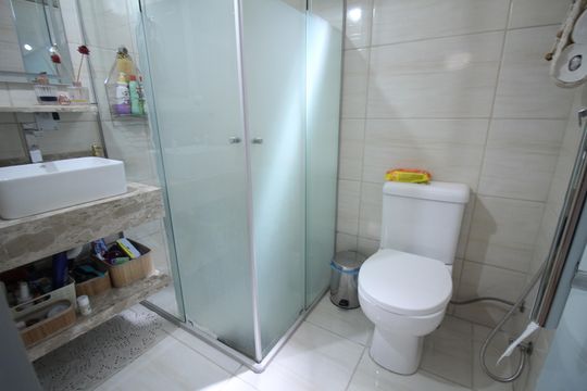 Banheiro de casa à venda com 4 quartos, 239m² em Jardim das Oliveiras, Contagem