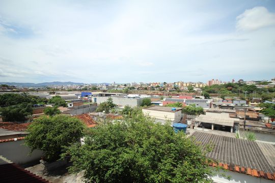 Vista de casa à venda com 4 quartos, 239m² em Jardim das Oliveiras, Contagem
