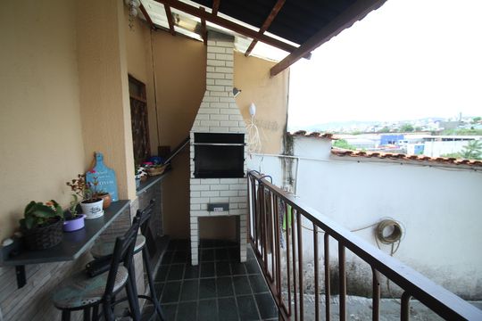 Quintal de casa à venda com 4 quartos, 239m² em Jardim das Oliveiras, Contagem