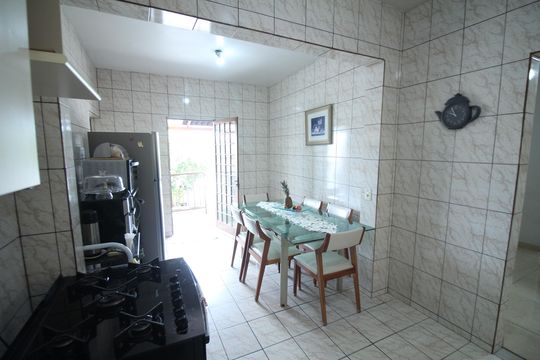 Cozinha de casa à venda com 4 quartos, 239m² em Jardim das Oliveiras, Contagem