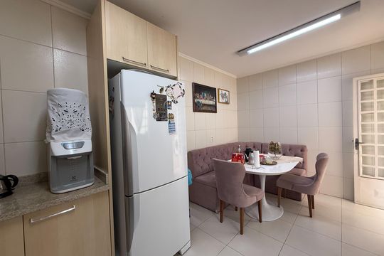 Cozinha de casa para alugar com 3 quartos, 150m² em Jardim Iris, São Paulo