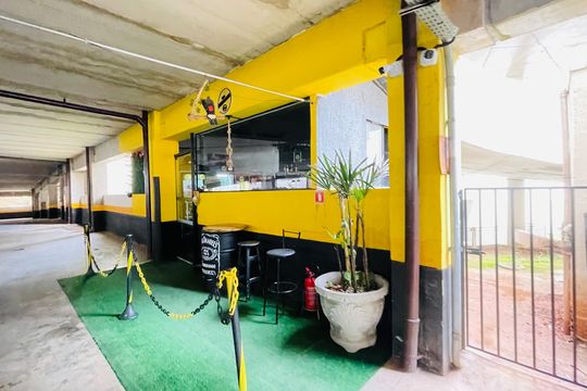 Mercadinho 24h de apartamento para alugar com 2 quartos, 50m² em Roselândia, Cotia