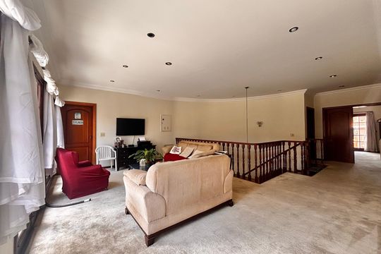 Sala de casa de condomínio à venda com 5 quartos, 597m² em Morada dos Pássaros, Barueri