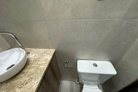 Banheiro Social de apartamento para alugar com 2 quartos, 54m² em Jardim Belval, Barueri