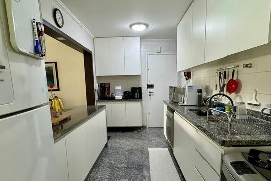 Cozinha de apartamento para alugar com 3 quartos, 123m² em Vila Andrade, São Paulo