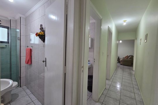 Suíte 1 de apartamento para alugar com 2 quartos, 81m² em Vila Tupi, Praia Grande