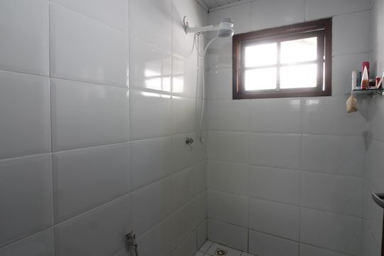 Banheiro da Suíte 1 de casa para alugar com 3 quartos, 120m² em Foguete, Cabo Frio