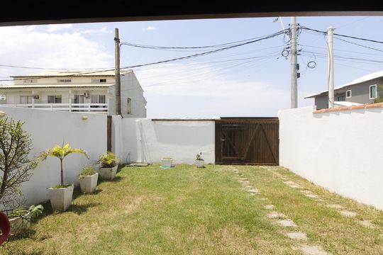 Área externa de casa para alugar com 3 quartos, 120m² em Foguete, Cabo Frio