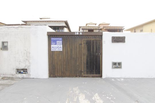 Fachada de casa para alugar com 3 quartos, 120m² em Foguete, Cabo Frio