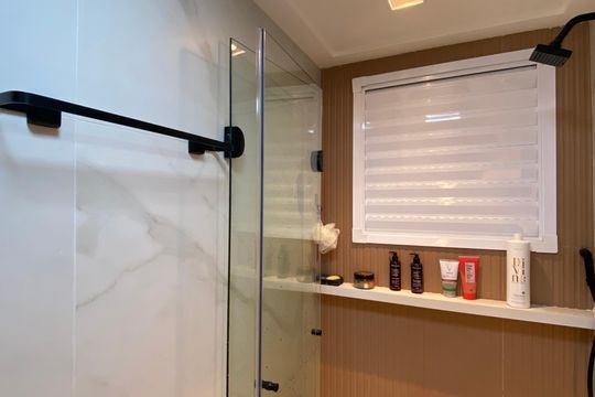 Banheiro de apartamento à venda com 1 quarto, 43m² em Vila Yolanda, Osasco