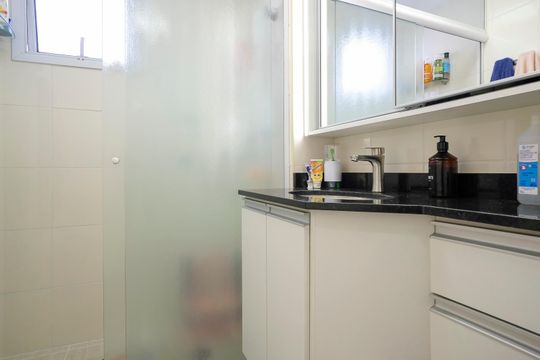 Banheiro de apartamento à venda com 3 quartos, 70m² em Barcelona, São Caetano do Sul