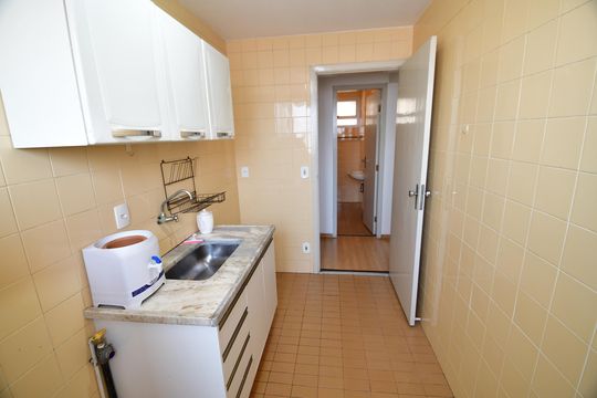 Cozinha de apartamento para alugar com 1 quarto, 43m² em Centro, Campinas