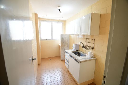 Cozinha de apartamento à venda com 1 quarto, 43m² em Centro, Campinas