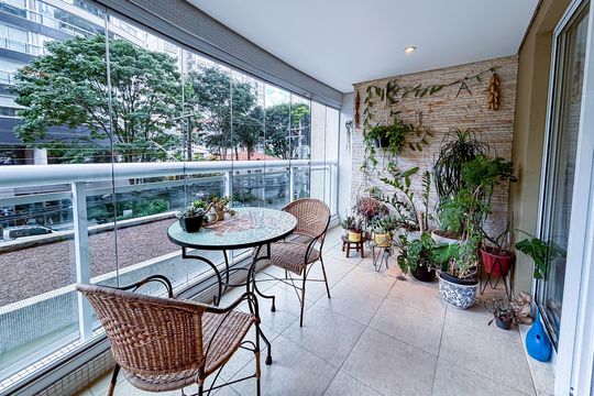 Apartamento para alugar com 3 quartos, 138m² em Paraíso, São Paulo