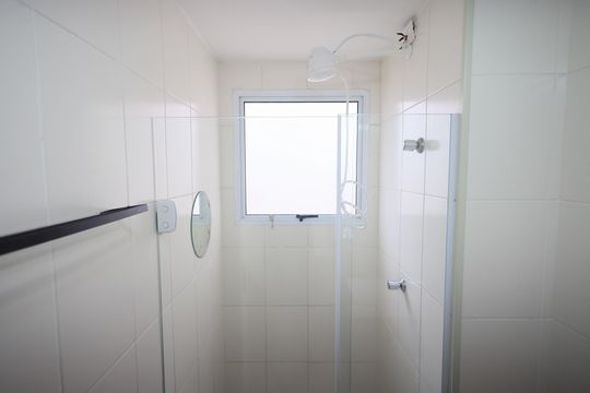Banheiro de apartamento para alugar com 2 quartos, 48m² em Conceicao, Osasco