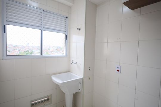 Cozinha e Área de Serviço de apartamento para alugar com 2 quartos, 48m² em Conceicao, Osasco