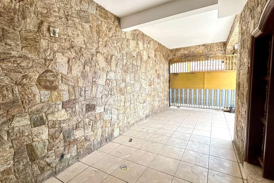 Garagem de casa para alugar com 5 quartos, 270m² em Vila Galvão, Guarulhos