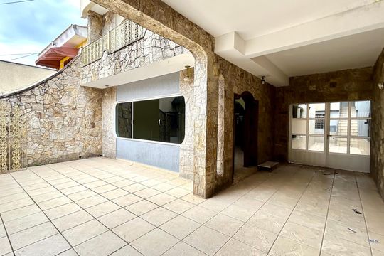 Garagem de casa para alugar com 5 quartos, 270m² em Vila Galvão, Guarulhos