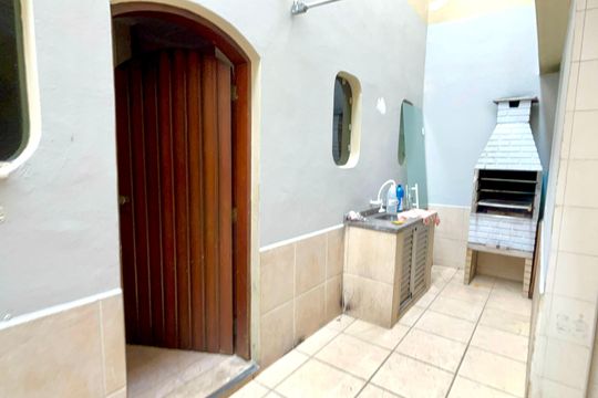 Quintal de casa para alugar com 5 quartos, 270m² em Vila Galvão, Guarulhos