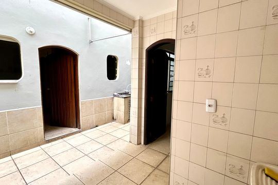 Área de Serviço de casa para alugar com 5 quartos, 270m² em Vila Galvão, Guarulhos