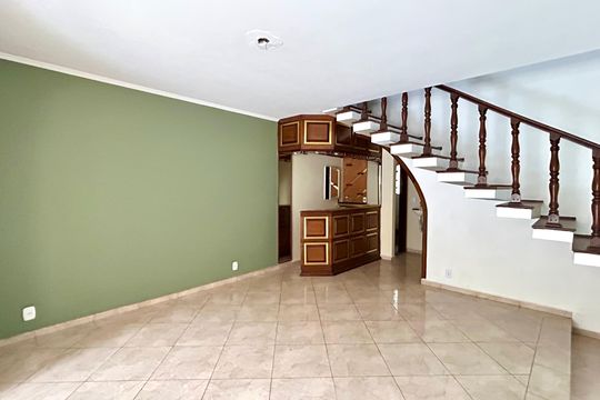 Sala de casa para alugar com 5 quartos, 270m² em Vila Galvão, Guarulhos
