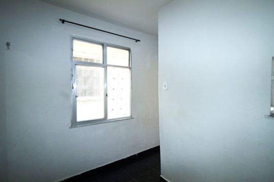 Sala de casa para alugar com 1 quarto, 35m² em Vigário Geral, Rio de Janeiro