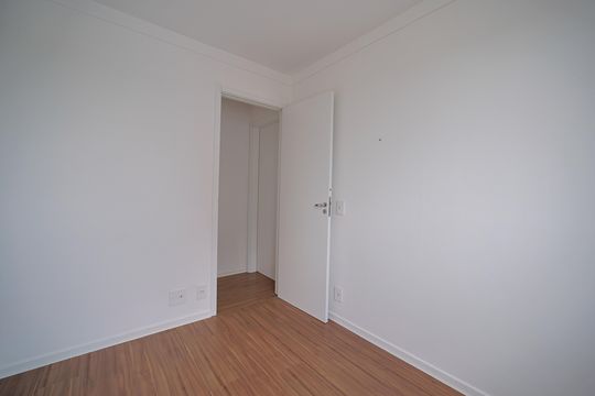 Quarto 1 de apartamento para alugar com 2 quartos, 50m² em Vila Silvia, São Paulo