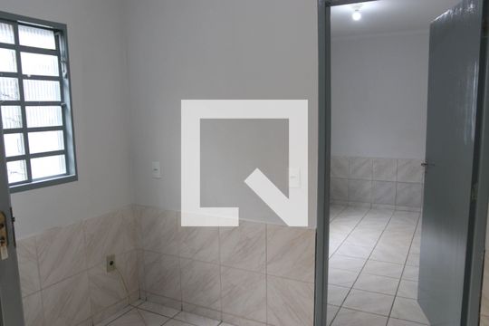 Sala de kitnet/studio para alugar com 1 quarto, 40m² em Vila Redencao, Goiânia