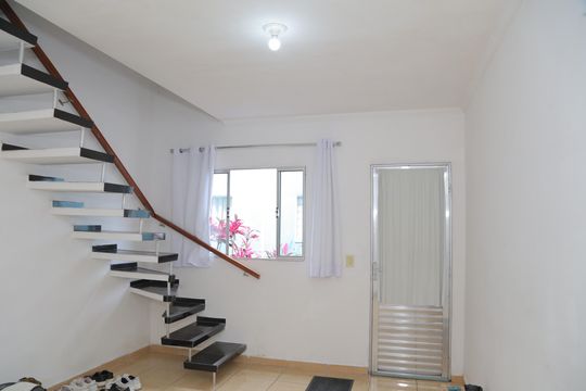Casa de Condomínio à venda com 2 quartos, 52m² em Jardim Gianetti, São Paulo