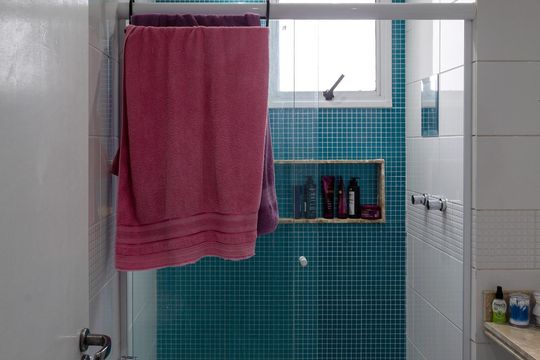 Banheiro de apartamento para alugar com 2 quartos, 50m² em Vila Augusta, Guarulhos