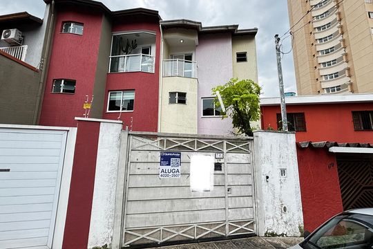 Fachada de casa para alugar com 2 quartos, 113m² em Vila Assunção, Santo André