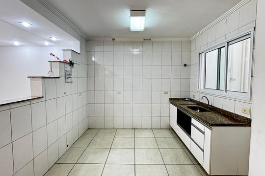 Cozinha de casa para alugar com 2 quartos, 113m² em Vila Assunção, Santo André
