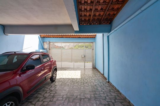 Garagem de casa para alugar com 3 quartos, 126m² em Santa Maria, Osasco