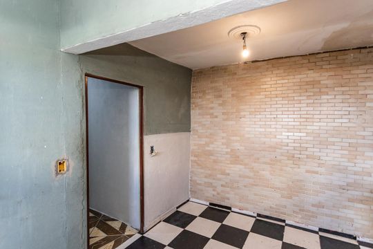 Sala e cozinha de casa à venda com 2 quartos, 28m² em Vila Itaberaba, São Paulo