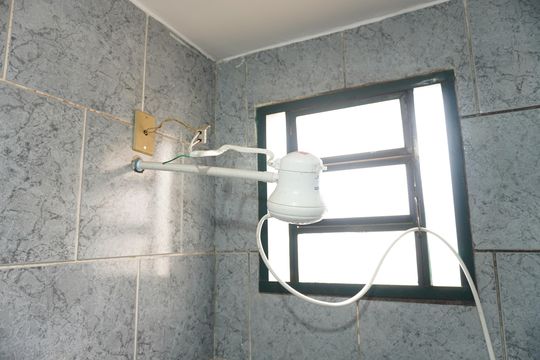 Banheiro de kitnet/studio para alugar com 1 quarto, 30m² em Jardim Lutfalla, São Carlos